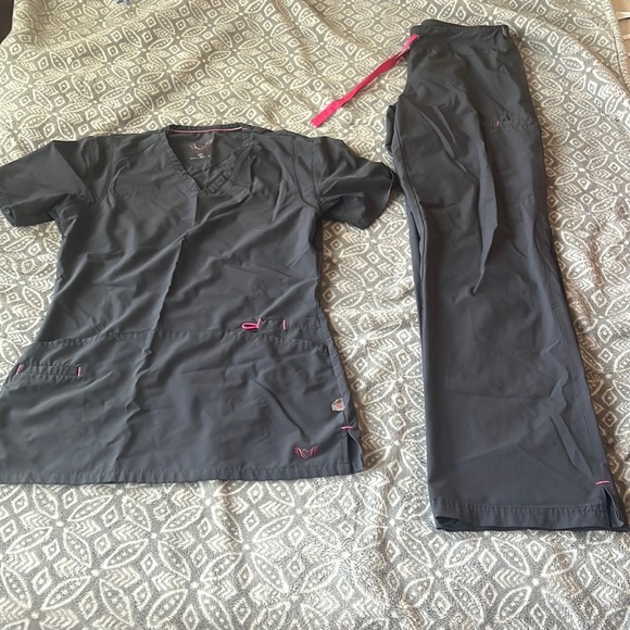 Gray scrubs, pink lining. Smitten Brand - Picture 1 of 3
